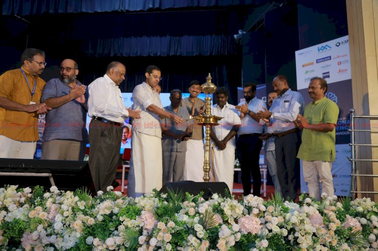 മനുഷ്യന്റെ തലച്ചോറാണ് ലോകത്തിലെ ഏറ്റവും വലിയ ഒറിജിനൽ കമ്പ്യൂട്ടർ മന്ത്രി റോജി എം ജോൺ