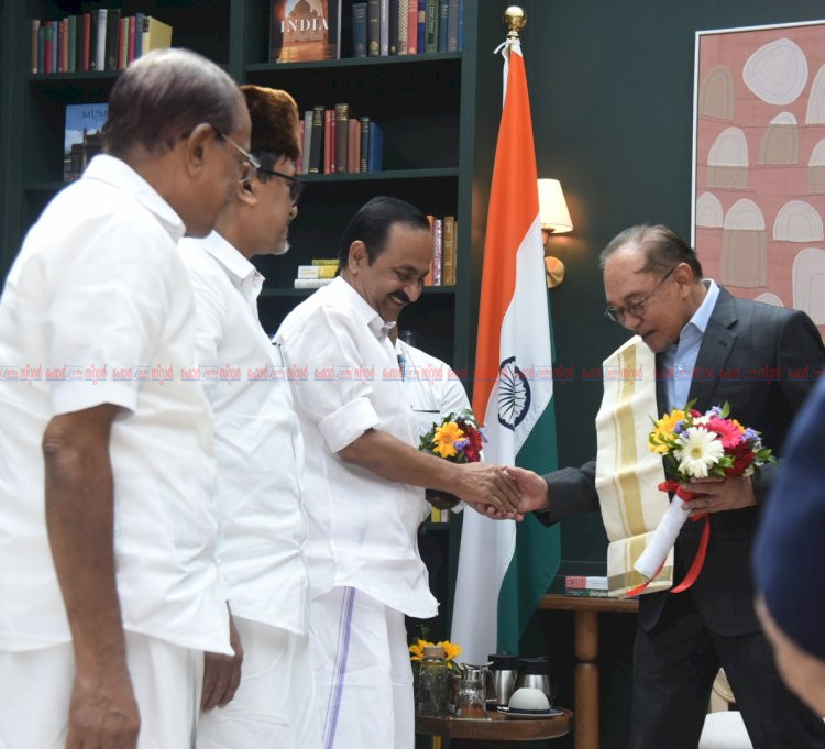 മലേഷ്യയുമായി സഹകരണം ശക്തമാക്കാൻ കേരളം മുഖ്യമന്ത്രി വി.ഡി. സതീശൻ മലേഷ്യൻ പ്രധാനമന്ത്രിയുമായി കൂടിക്കാഴ്ച നടത്തി