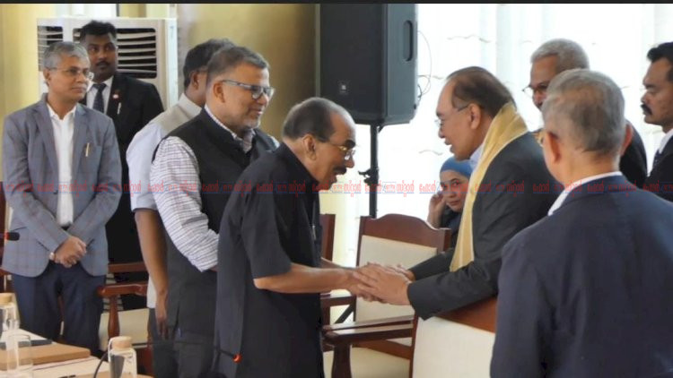 മലേഷ്യൻ പ്രധാനമന്ത്രി അൻവർ ഇബ്രാഹിം പ്രമുഖ വ്യവസായികളുമായി കൂടിക്കാഴ്ച നടത്തി