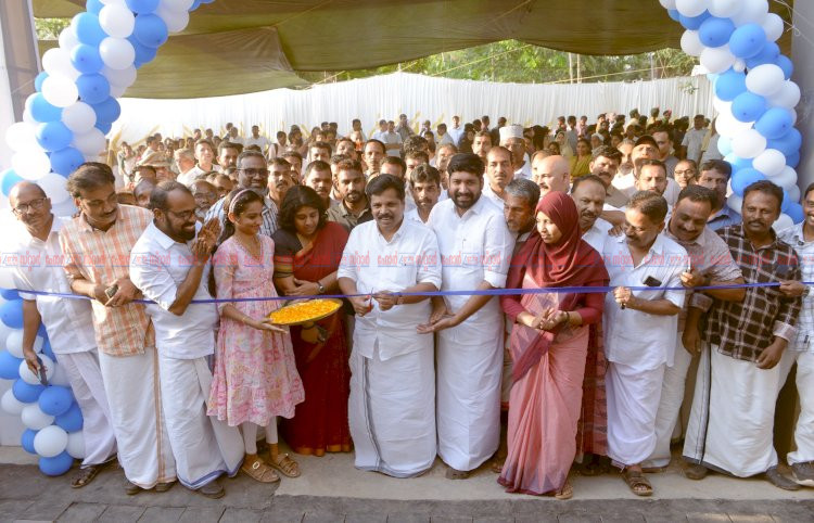 നടുവണ്ണൂർ, നാദാപുരം സ്മാർട്ട് വില്ലേജ് ഓഫീസുകൾ നാടിന് സമർപ്പിച്ചു