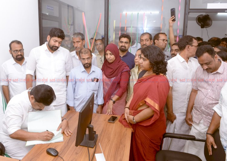 നടുവണ്ണൂർ, നാദാപുരം സ്മാർട്ട് വില്ലേജ് ഓഫീസുകൾ നാടിന് സമർപ്പിച്ചു