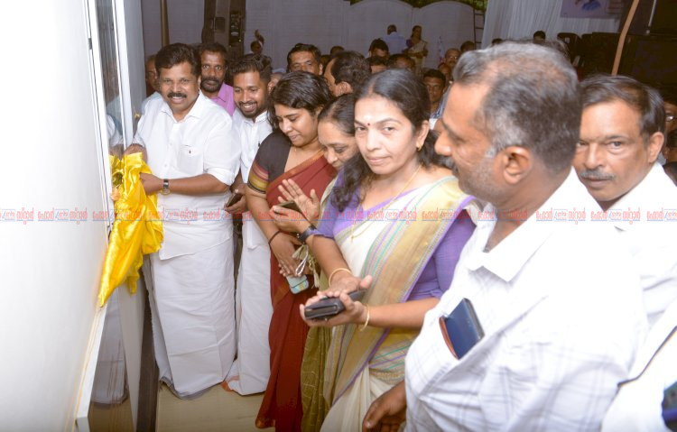 നടുവണ്ണൂർ, നാദാപുരം സ്മാർട്ട് വില്ലേജ് ഓഫീസുകൾ നാടിന് സമർപ്പിച്ചു