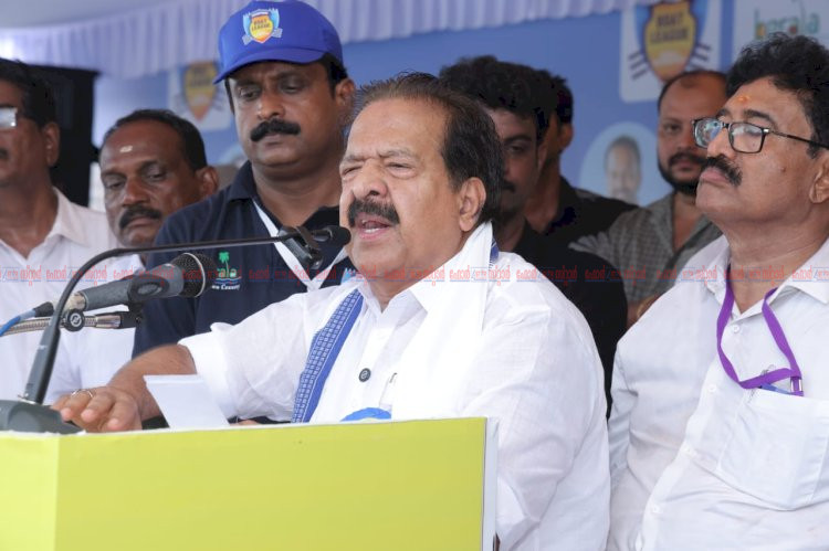 ചാമ്പ്യൻസ് ബോട്ട് ലീഗിന് തുടക്കം ജലമേളകൾ വിപുലീകരിക്കുമെന്ന് മന്ത്രി രമേശ് ചെന്നിത്തല