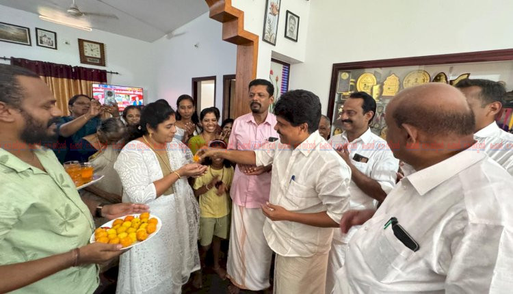 ഏഷ്യൻ ഗെയിംസ് ഷൂട്ടിംഗ് വെള്ളിമെഡൽ ജേതാവ് വിദർശ കെ. വിനോദിനെ മന്ത്രി ടി. സിദ്ദീഖ് അഭിനന്ദിച്ചു
