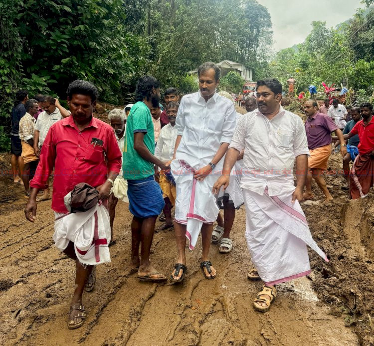 ഉരുൾപൊട്ടൽ ബാധിതരെ പുനരധിവസിപ്പിക്കുമെന്ന് മന്ത്രി അനൂപ് ജേക്കബ്