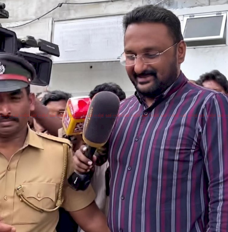 അളവിൽ കൂടുതൽ മദ്യം സൂക്ഷിച്ച കേസ് ആന്റോ അഗസ്റ്റിന് ഉപാധികളോടെ ജാമ്യം അനുവദിച്ച് ഹൈക്കോടതി
