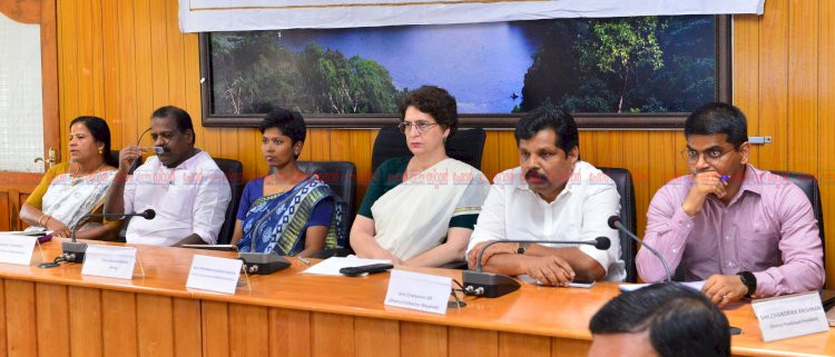 വയനാട്ടിൽ വികസനം വേഗത്തിലാക്കാൻ എം.പി ദിശ യോഗത്തിൽ നിർണായക തീരുമാനങ്ങളുമായി പ്രിയങ്ക ഗാന്ധി