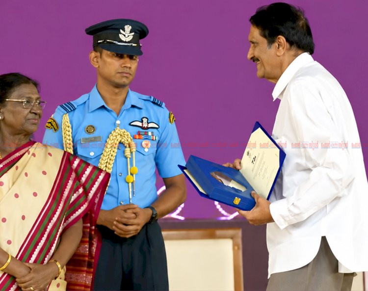 ​72 ാമത് ദേശീയ ചലച്ചിത്ര പുരസ്‌കാരം ഏറ്റുവാങ്ങി കൽക്കി 2898 എഡി