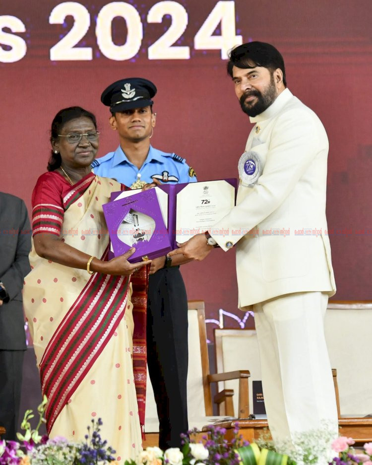 മികച്ച നടനായി മമ്മൂട്ടി, ഗായികയായി വൈക്കം വിജയലക്ഷ്മി ദേശീയ പുരസ്‌കാര വേദിയിൽ മലയാളത്തിന് വൻനേട്ടം