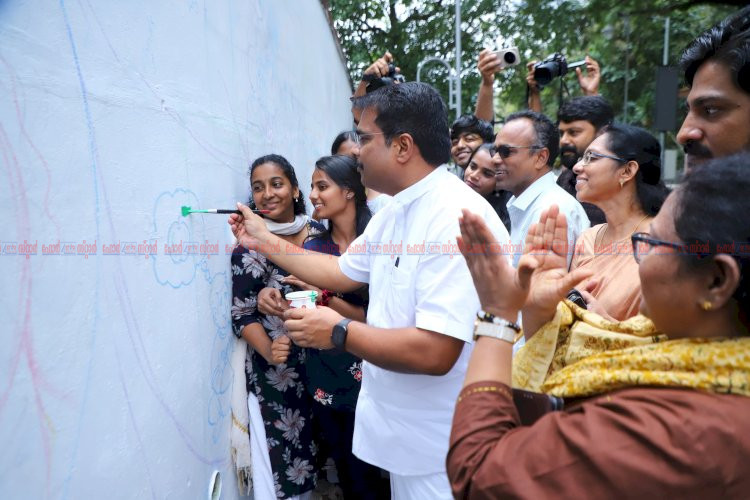 മറ്റ് ഭാഷകൾ പോലെ ആംഗ്യഭാഷയും പ്രധാനം മന്ത്രി വി.ഇ അബ്ദുൽ ഗഫൂർ