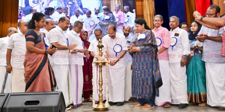 ​ക്ഷീരമേഖലയെ തൊഴിലുറപ്പിൽ ഉൾപ്പെടുത്താൻ കേന്ദ്രത്തോട് ആവശ്യപ്പെടും മന്ത്രി സണ്ണി ജോസഫ്