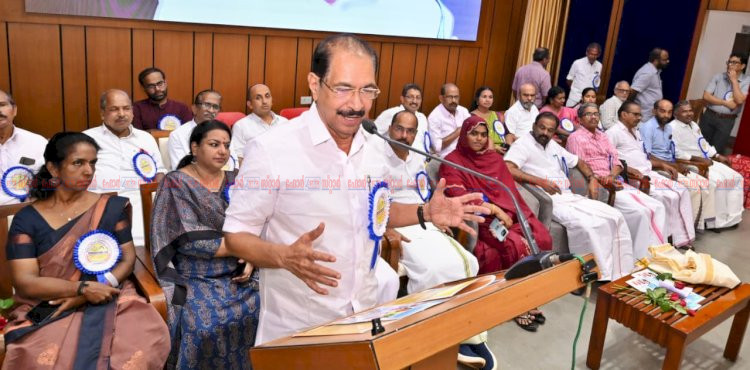 ​ക്ഷീരമേഖലയെ തൊഴിലുറപ്പിൽ ഉൾപ്പെടുത്താൻ കേന്ദ്രത്തോട് ആവശ്യപ്പെടും മന്ത്രി സണ്ണി ജോസഫ്