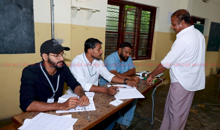 എറണാകുളം തദ്ദേശ ഉപതിരഞ്ഞെടുപ്പ് ഫലം യുഡിഎഫിന് 2 സീറ്റ് എൽഡിഎഫിനും ട്വന്റി ട്വന്റിക്കും ഓരോ വിജയം