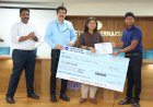 ലഹരിമുക്ത ഭാരതം മത്സരവിജയികൾക്ക് ജില്ലാ കളക്ടർ സമ്മാനങ്ങൾ വിതരണം ചെയ്തു