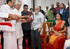 കേരള പുരസ്‌കാരങ്ങൾ വിതരണം ചെയ്തു ഡോ. എം.ആർ. രാഘവവാര്യർക്ക് കേരള ജ്യോതി