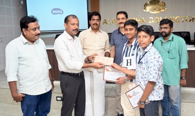 ​ഗാന്ധി ക്വിസ് മത്സരം ചേർത്തല ഹോളി ഫാമിലി എച്ച്.എസ്.എസ് ഒന്നാം സ്ഥാനം