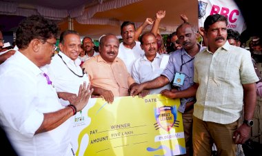 കൊച്ചിയിൽ ആവേശം വിതറി ചാമ്പ്യൻസ് ബോട്ട് ലീഗ് പള്ളാത്തുരുത്തി മേൽപ്പാടം ചുണ്ടന് കിരീടം