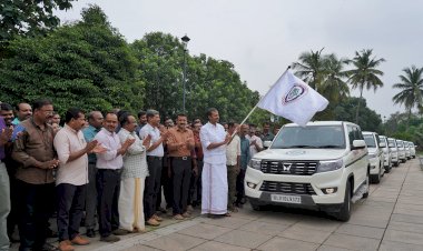 ലീഗൽ മെട്രോളജി വകുപ്പിന് 7 പുതിയ വാഹനങ്ങൾ മന്ത്രി അനൂപ് ജേക്കബ് ഫ്ലാഗ് ഓഫ് ചെയ്തു