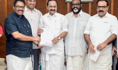 യാത്രാസൗകര്യം വർദ്ധിപ്പിക്കാൻ പുതിയ കെ.എസ്.ആർ.ടി.സി ബസ് ധാരണാപത്രം മുഖ്യമന്ത്രി വി.ഡി. സതീശന്കൈമാറി