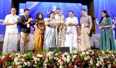 സ്വന്തം വേരുകൾ മറക്കാതെ മുന്നേറണം എം.എൽ.എ എക്‌സലൻസ് അവാർഡ് വിതരണം ചെയ്ത് ദീപാ ദാസ്മുൻഷി