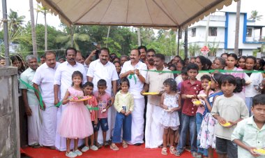 പറവൂർ ചിറ്റാറ്റുകരയിൽ മുഖ്യമന്ത്രി വി. ഡി. സതീശൻ വിവിധ റോഡുകൾ ഉദ്ഘാടനം ചെയ്തു