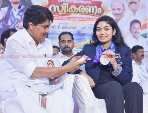 ഏഷ്യൻ ഗെയിംസ് ഇരട്ട തിളക്കത്തിൽ വിദർശ ആവേശത്തോടെ വരവേറ്റ് ജന്മനാട്