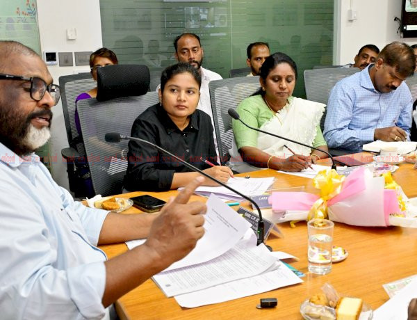 കൊച്ചിയിലെ ബസുകളുടെ മത്സരയോട്ടത്തിന് തടയിടും മന്ത്രി സി.പി. ജോൺ