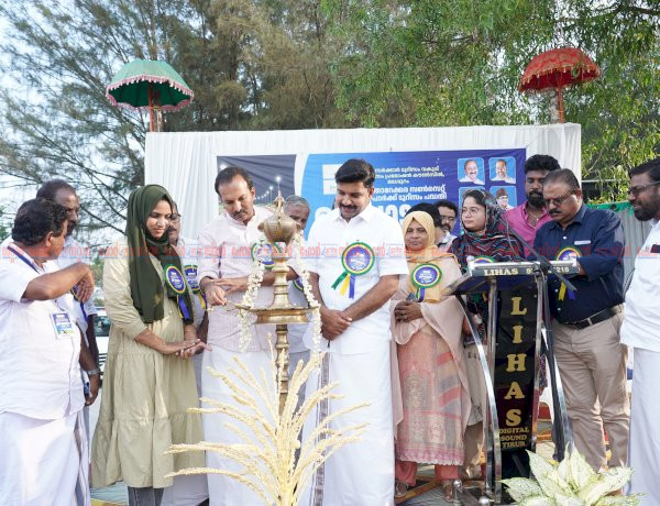 കടലിലേക്ക് 400 മീറ്റർ നടപ്പാത പടിഞ്ഞാറേക്കര സൺസെറ്റ് ബീച്ച് പാർക്ക് നാടിന് സമർപ്പിച്ചു