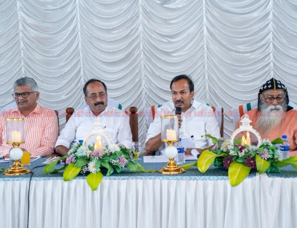പരുമല പെരുന്നാൾ മുന്നൊരുക്കങ്ങൾ അവലോകനം ചെയ്ത് മന്ത്രി പി.സി. വിഷ്ണുനാഥ്