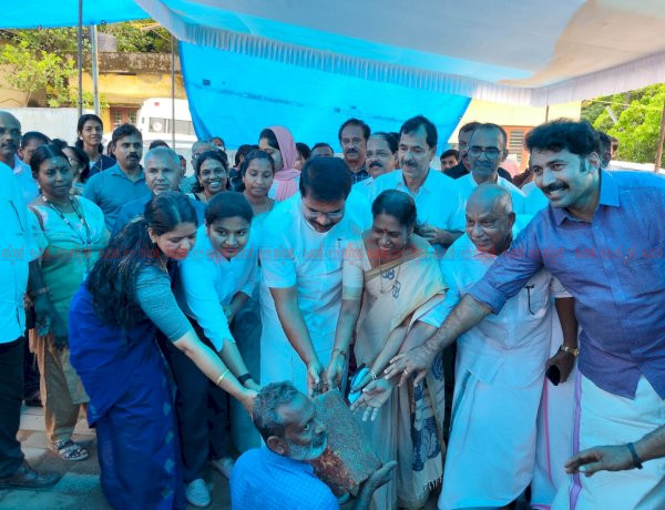 കുന്നുകര സ്മാർട്ട് വില്ലേജ് ഓഫീസ് മന്ത്രി വി.ഇ. അബ്ദുൾ ഗഫൂർ ശിലാസ്ഥാപനം നിർവഹിച്ചു
