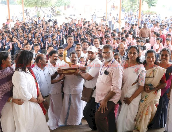 ​കായികമേള കുരുന്നുകൾക്ക് സ്വപ്നങ്ങളിലേക്കുള്ള പ്രചോദനം സ്വർണക്കപ്പ് പ്രയാണത്തിന് ആവേശോജ്ജ്വല സ്വീകരണം