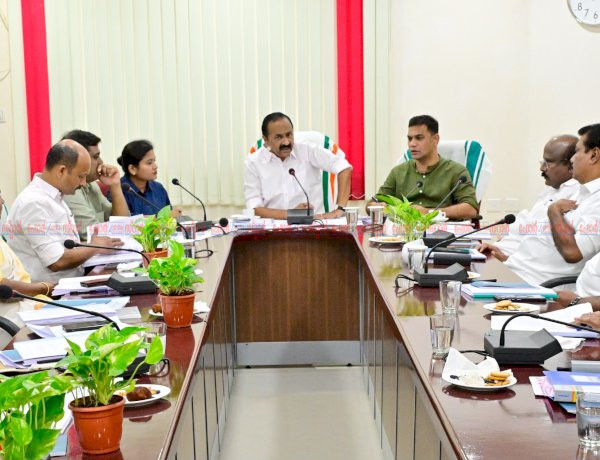 ജിഡ വികസന പ്രവർത്തനങ്ങൾ സമയബന്ധിതമായി പൂർത്തിയാക്കണം മുഖ്യമന്ത്രി വി ഡി സതീശൻ