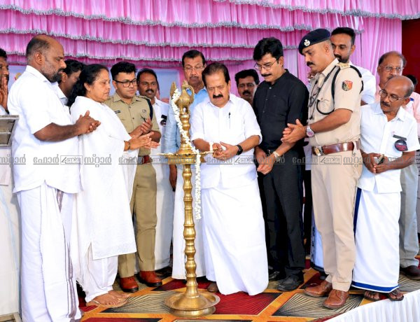 ലഹരിക്കടിമപ്പെടുന്ന പോലീസുകാർ സർവീസിൽ ഉണ്ടാകില്ല ആഭ്യന്തരമന്ത്രി രമേശ് ചെന്നിത്തല