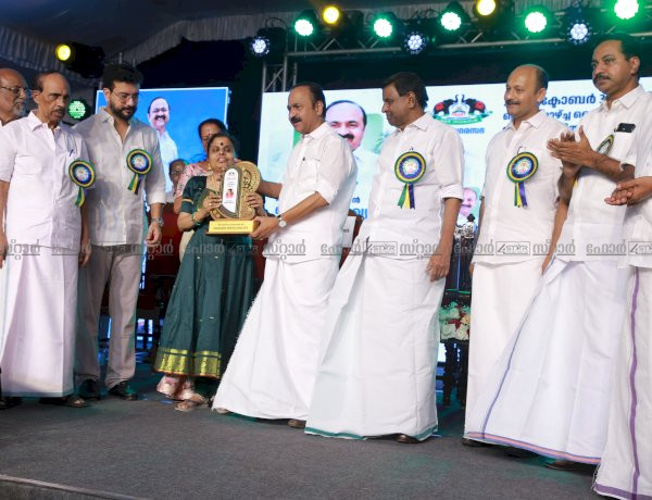 എവിടെയായാലും ജന്മനാടിനെ മറക്കില്ല മരടിലെ ഓർമകൾ പങ്കുവെച്ച് മുഖ്യമന്ത്രി വി.ഡി. സതീശൻ