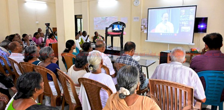 ഹോണർ എ ഹോം പദ്ധതിക്ക് കുന്നുകരയിൽ തുടക്കം വയോജനങ്ങൾക്ക് മികച്ച ചികിത്സയും പരിചരണവും ഉറപ്പാക്കുമെന്ന് മുഖ്യമന്ത്രി