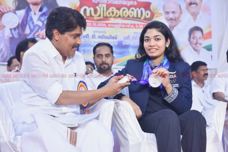 ഏഷ്യൻ ഗെയിംസ് ഇരട്ട തിളക്കത്തിൽ വിദർശ ആവേശത്തോടെ വരവേറ്റ് ജന്മനാട്