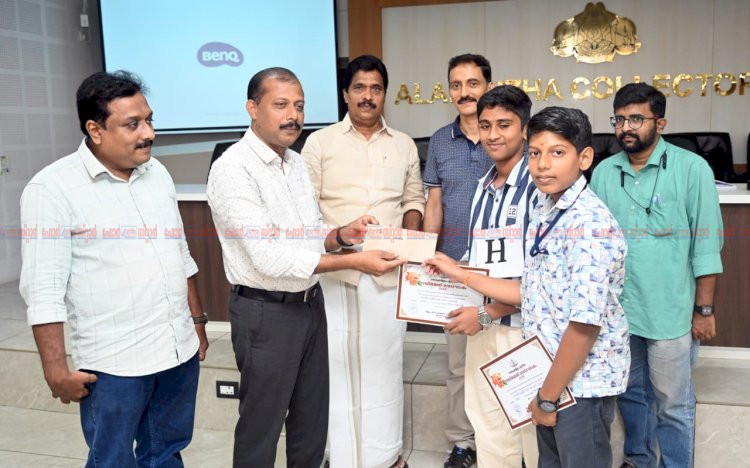 ​ഗാന്ധി ക്വിസ് മത്സരം ചേർത്തല ഹോളി ഫാമിലി എച്ച്.എസ്.എസ് ഒന്നാം സ്ഥാനം