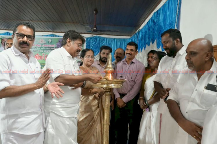 നീലക്കുറിഞ്ഞിയും വരയാടും ഇനി ഇടുക്കിയുടെ ഔദ്യോഗിക സ്പീഷീസുകൾ