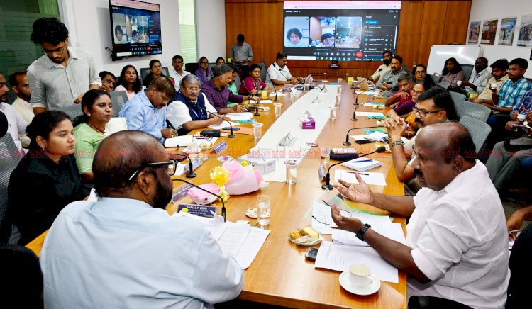 കൊച്ചിയിലെ ബസുകളുടെ മത്സരയോട്ടത്തിന് തടയിടും മന്ത്രി സി.പി. ജോൺ