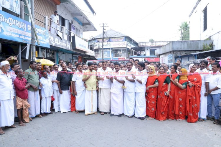 പെരുമ്പാവൂർ റോഡ് നവീകരണം ഉദ്ഘാടനം നിർവഹിച്ചു വികസന പദ്ധതികൾക്ക് പിന്തുണയുമായി പൊതുമരാമത്ത് വകുപ്പ്