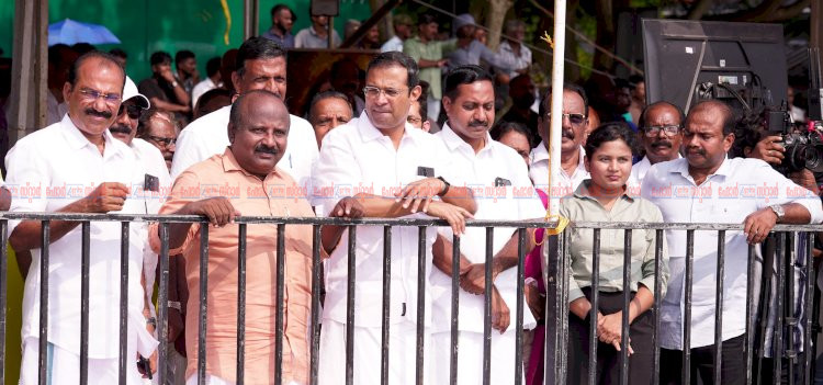 കൊച്ചിയിൽ ആവേശം വിതറി ചാമ്പ്യൻസ് ബോട്ട് ലീഗ് പള്ളാത്തുരുത്തി മേൽപ്പാടം ചുണ്ടന് കിരീടം
