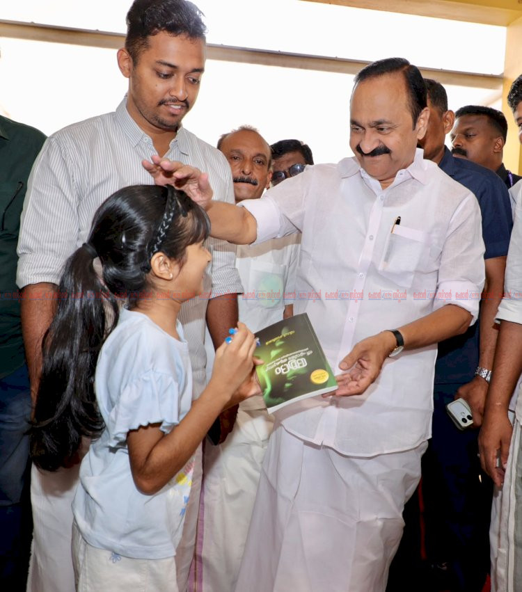 പറവൂരിന്റെ അഭിമാന താരങ്ങൾക്ക് പുരസ്കാരങ്ങൾ