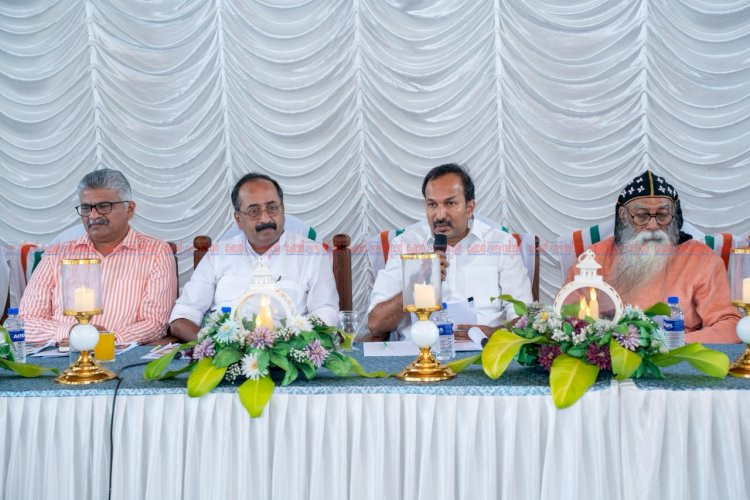 പരുമല പെരുന്നാൾ മുന്നൊരുക്കങ്ങൾ അവലോകനം ചെയ്ത് മന്ത്രി പി.സി. വിഷ്ണുനാഥ്