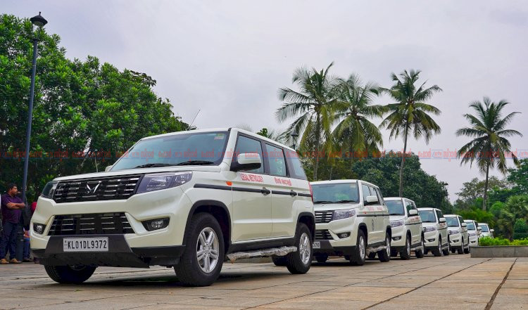 ലീഗൽ മെട്രോളജി വകുപ്പിന് 7 പുതിയ വാഹനങ്ങൾ മന്ത്രി അനൂപ് ജേക്കബ് ഫ്ലാഗ് ഓഫ് ചെയ്തു