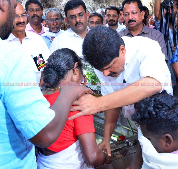 പത്മശ്രീ ചെറുവയല്‍ രാമന് വിട നൽകി നാട് ഔദ്യോഗിക ബഹുമതികളോടെ സംസ്കാരം നടന്നു
