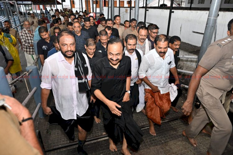 ശബരിമലയെ രാജ്യത്തെ മികച്ച തീർത്ഥാടന കേന്ദ്രമാക്കും മുഖ്യമന്ത്രി വി ഡി സതീശൻ
