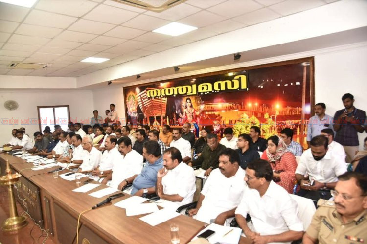 ശബരിമലയെ രാജ്യത്തെ മികച്ച തീർത്ഥാടന കേന്ദ്രമാക്കും മുഖ്യമന്ത്രി വി ഡി സതീശൻ