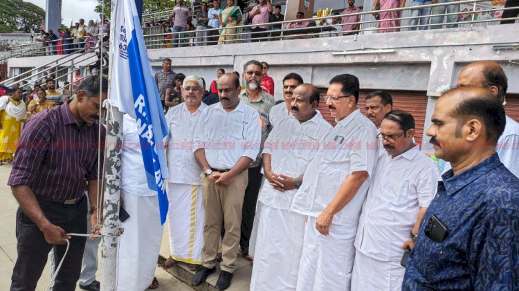 എറണാകുളം ജില്ലാ സ്കൂൾ കായികമേളയ്ക്ക് മഹാരാജാസ് കോളേജ് ഗ്രൗണ്ടിൽ തുടക്കമായി