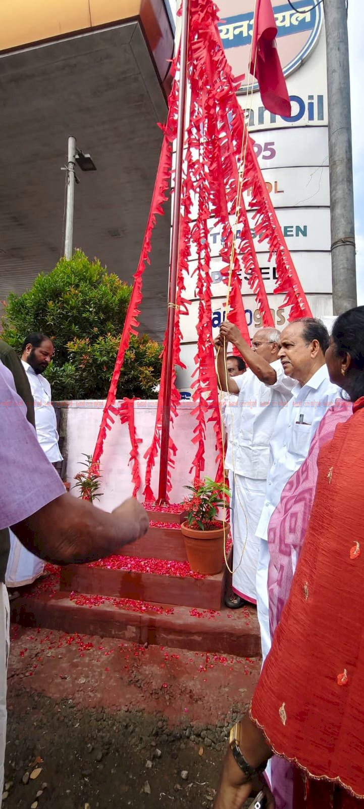 സിപിഐ എം മൂവാറ്റുപുഴ നോർത്ത് ലോക്കൽ കമ്മിറ്റി ഓഫീസ് നവീകരിച്ച് പ്രവർത്തനം ആരംഭിച്ചു
