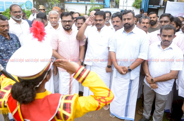 മത്സ്യത്തൊഴിലാളികൾക്ക് വേണ്ടി പ്രത്യേക തീരദേശ ഭവന പദ്ധതി ആവിഷ്കരിക്കും മന്ത്രി വി. ഇ. അബ്ദുൾ ഗഫൂർ